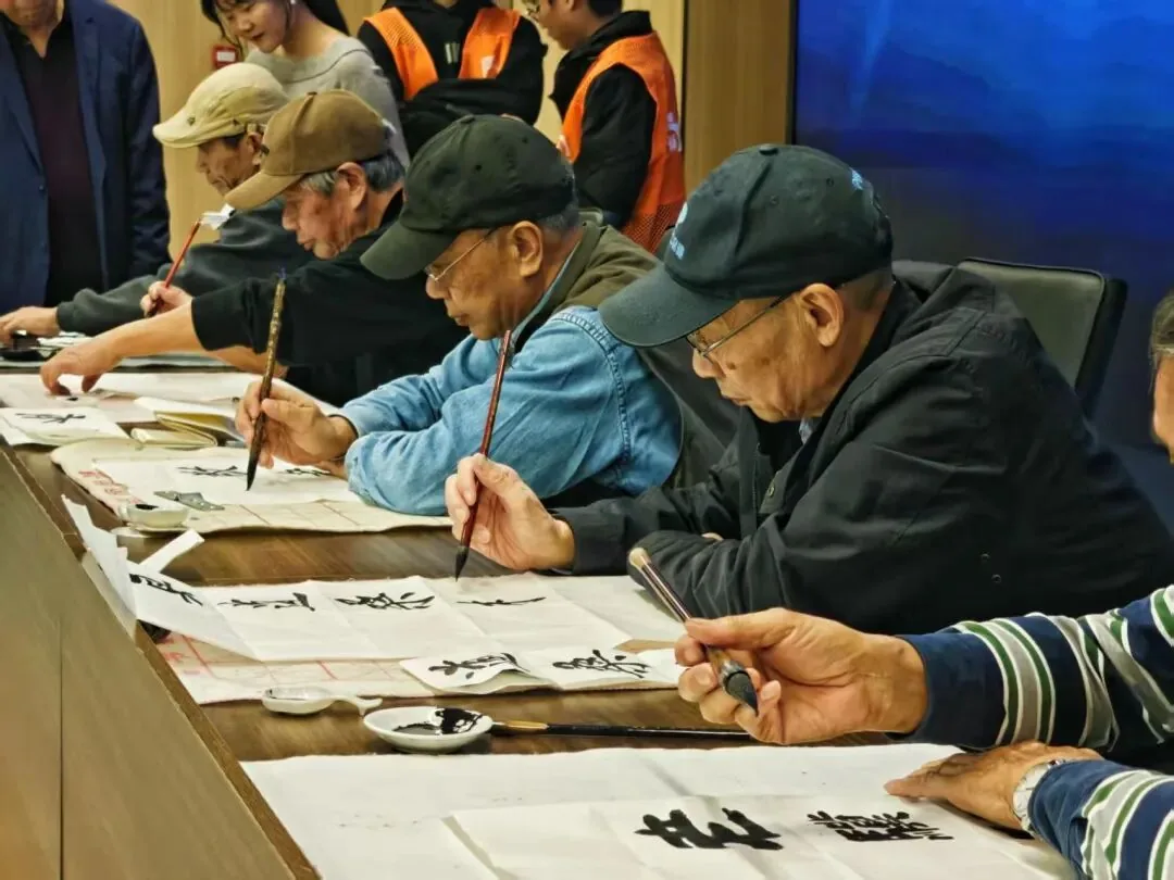 “青丝银话 同乐重阳”---社区版多代同楼“青丝银话”社团共建成果展示暨重阳节慰问表演特别活动圆满成功原文配图(图 11)