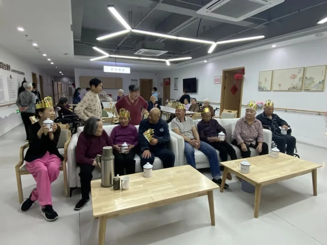 记忆留痕,温情暖愈|华悦湾颐养中心4月集体生日会圆满落幕原文配图(图 10)