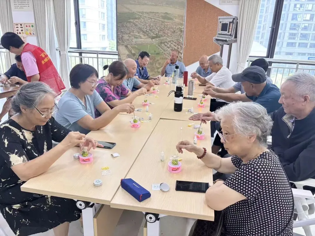 乐活晚年|“艾”上清凉,膏手制夏原文配图(图 1)