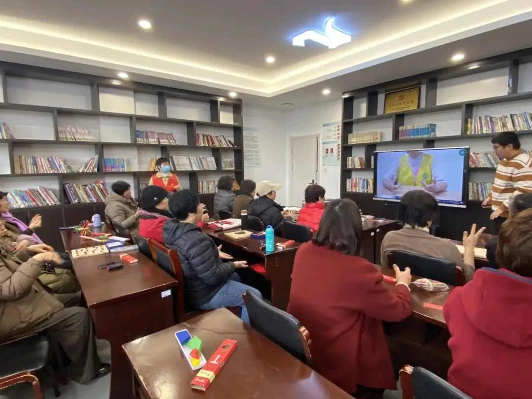趣味木玩,快乐相伴——“一路同行,守护有温度的记忆”原文配图(图 8)