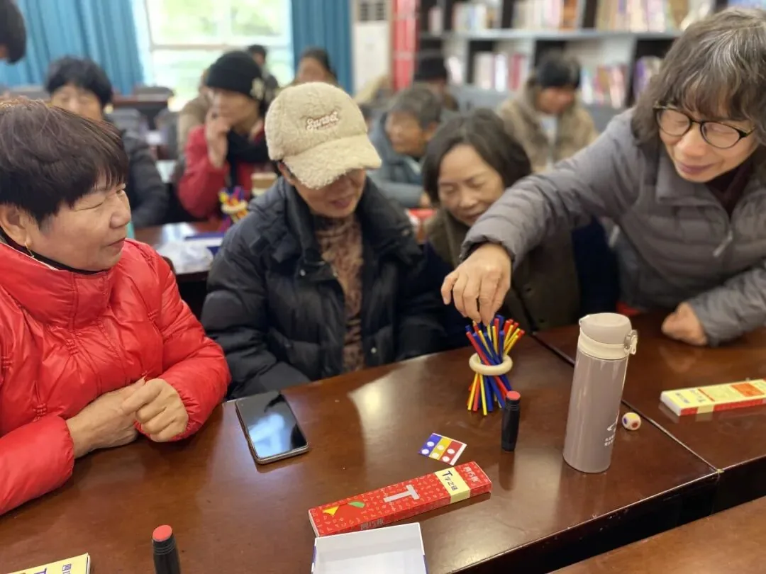 趣味木玩,快乐相伴——“一路同行,守护有温度的记忆”原文配图(图 6)