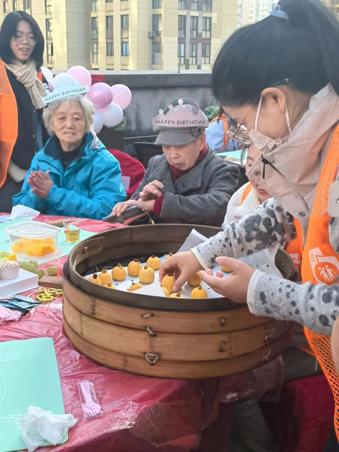 “舌尖晚年 美好食光”结对家庭美食制作品鉴暨“6、7、8、9”长者集体生日会圆满成功原文配图(图 7)